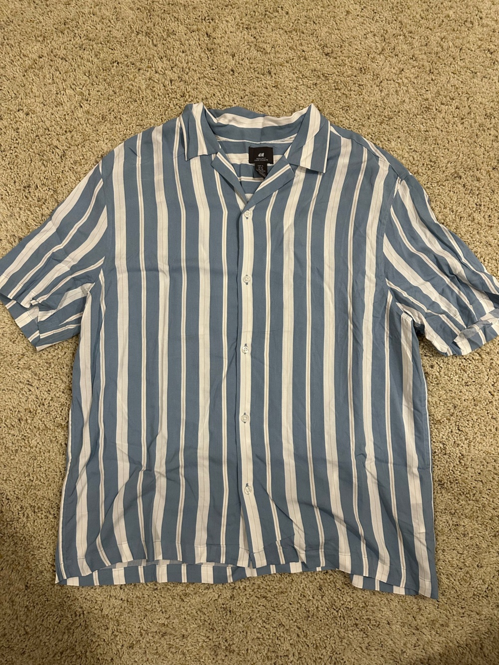 H&M Light Blue and White Vertical Stripe Short-Sleeve Button-Down Shirt